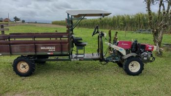 Micro trator Yanmar Agritech TC14 com carreta