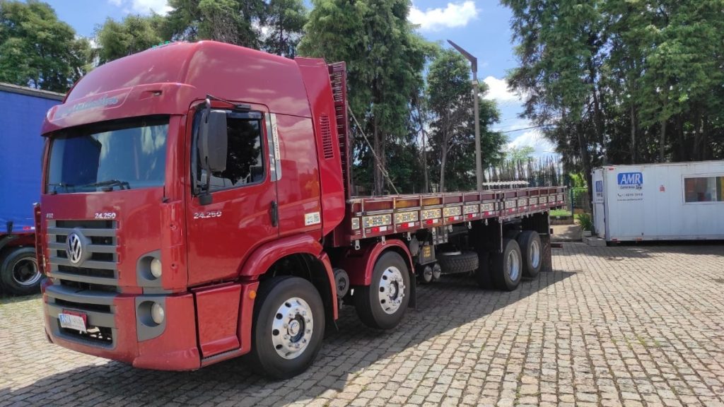 Volkswagen 24250 Constellation 8x2 top bitruck carroceria 2008 vermelho