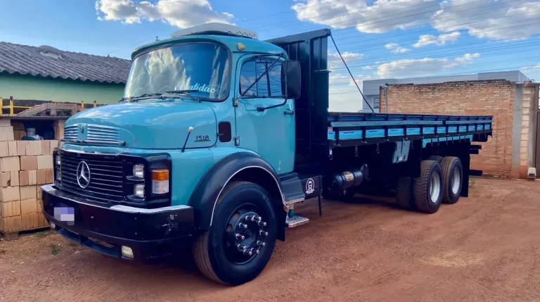 MB 1518 truck carroceria